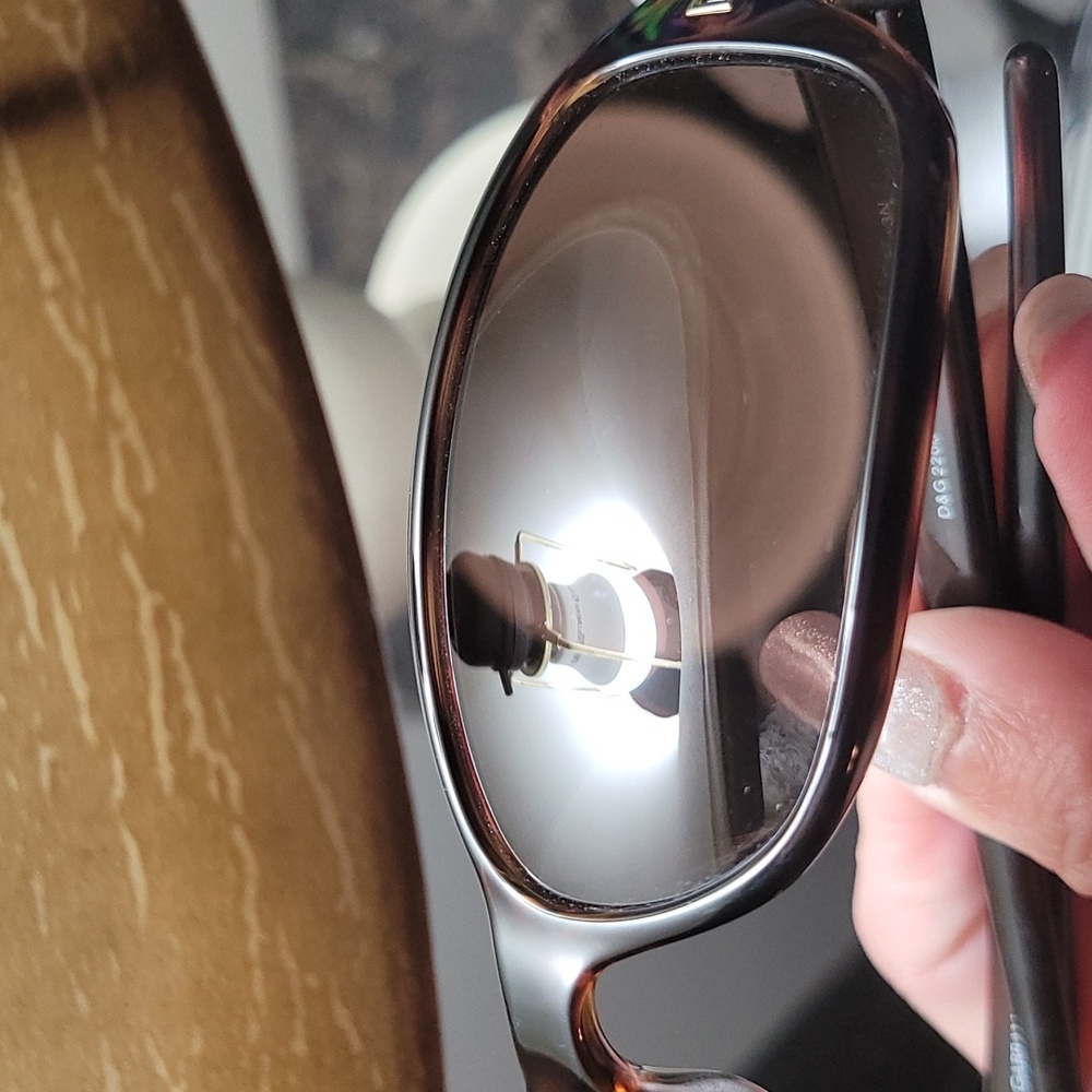 DOLCE AND GABBANA SUNGLASS UNISEX WITH CASE AND CLOTH - Picture 7 of 8